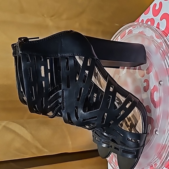 E BAMBOO laser cut out Heels size 7 Never worn! Sleek, Beautiful & Fashionable! - Picture 6 of 11